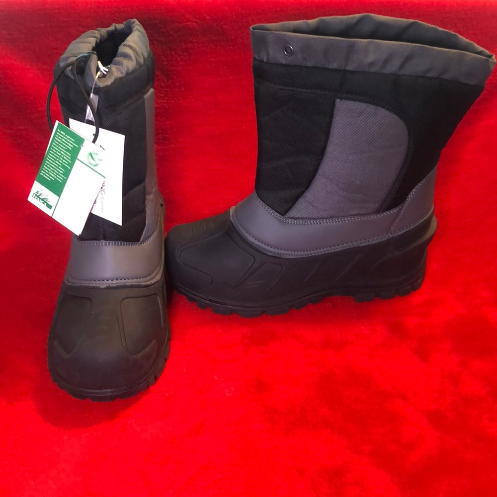 Kids Cerebus Black Snow boots.